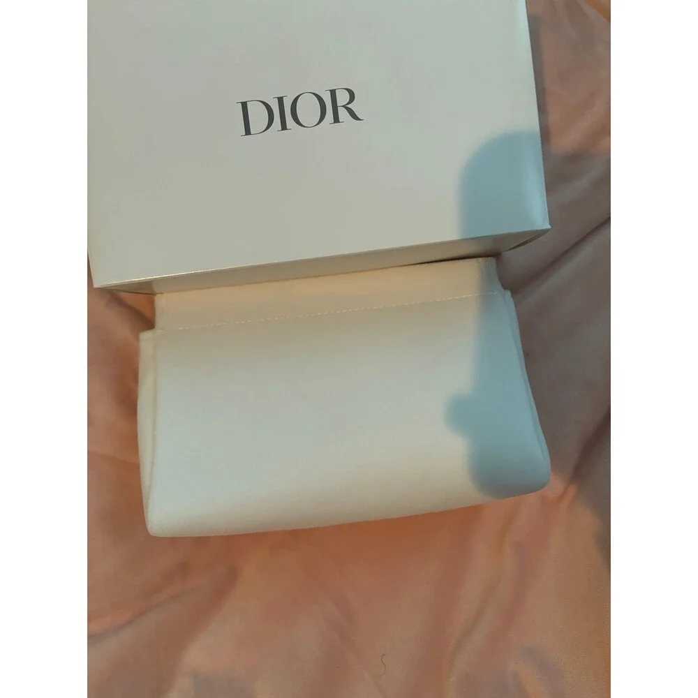 Dior white velvet Trousse - Picture 4 of 6